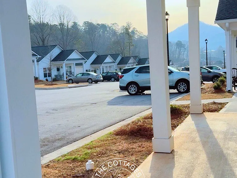 Save 25% Your Second Month at Cottages at 76 - Luxury Living! — Photo 6