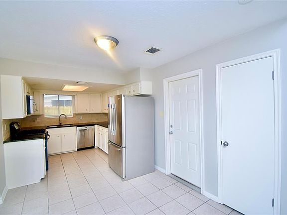 2nd image of 13563 Fernhill Dr
