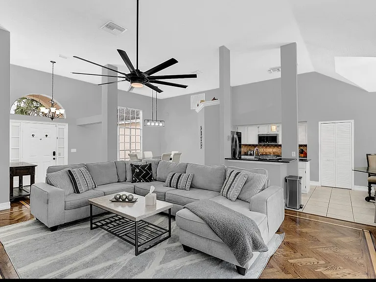 1031 Byerly Way — Photo 7