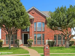 1253 High Bluff Dr, Desoto, TX 75115