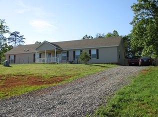 190 Hunter Ridge Ln, Ararat, NC 27007