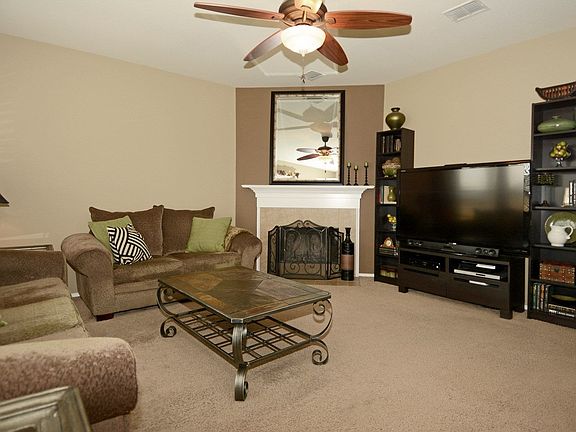 3rd image of 215 Cliffbrook Dr