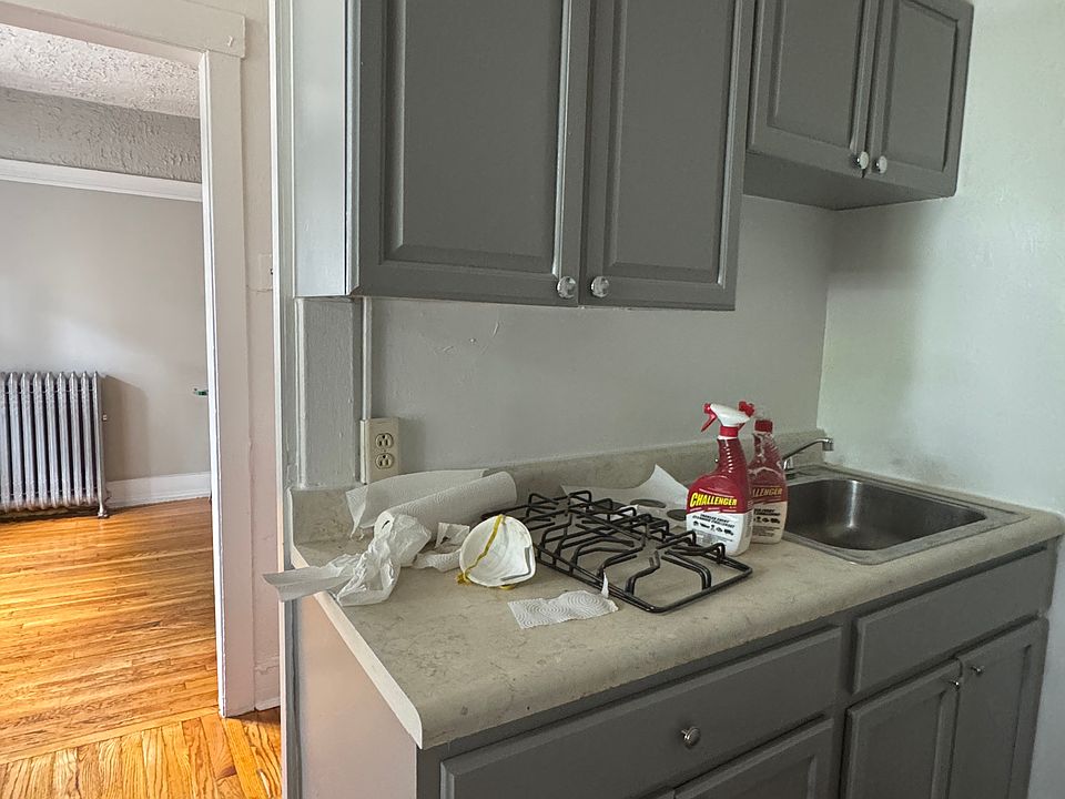 1st image of 6572 N Lakewood Ave APT 2