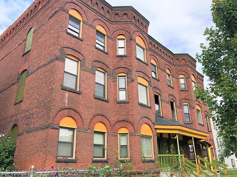 179-185 Chestnut Street — Photo 18