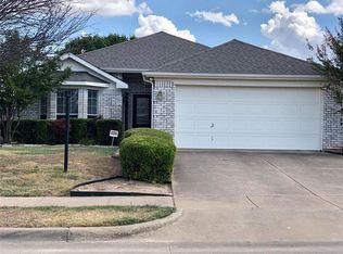 5017 Valley Village Dr, Fort Worth, TX 76123
