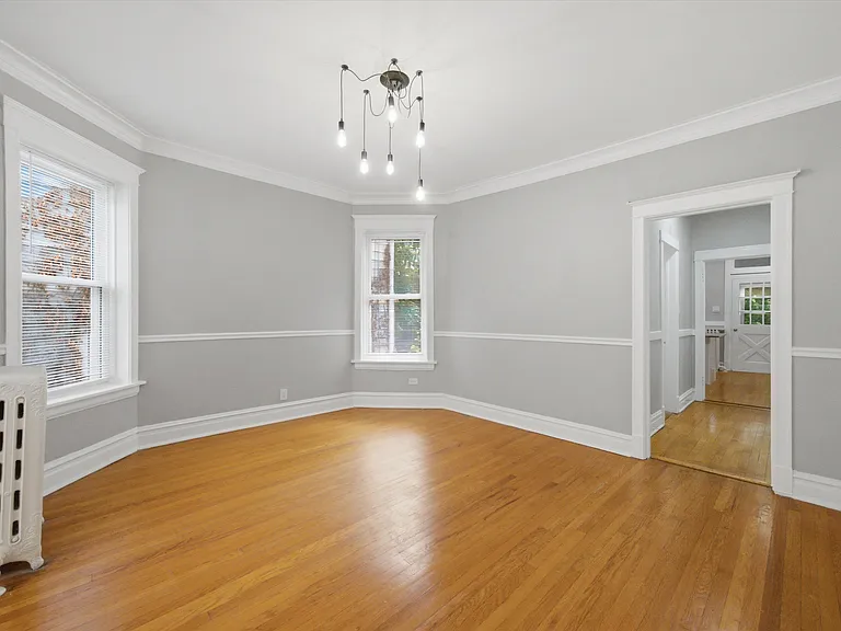 1915 W Lunt Ave #2 — Photo 3