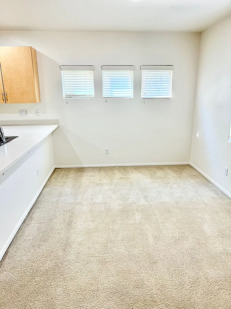 3bd 3bth Gated — Photo 3
