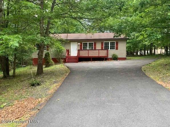 111 Brentwood Dr, Bushkill, PA 18324