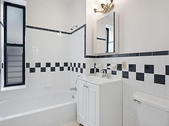 5th image of 471 Vanderbilt Ave APT 4F
