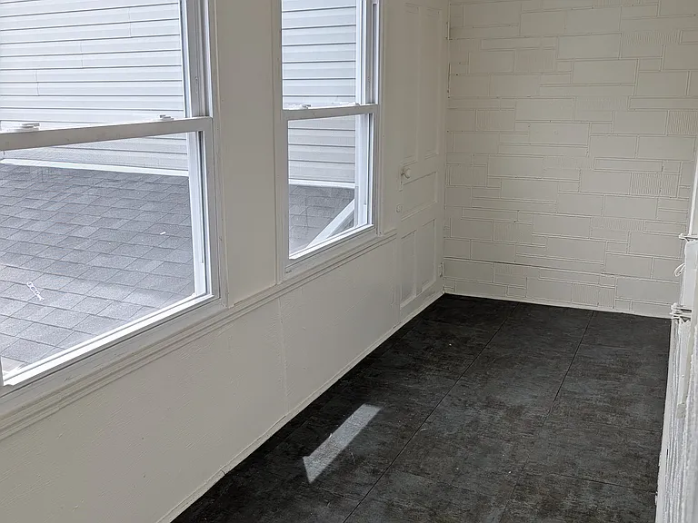 315 W 11th St #315B — Photo 6