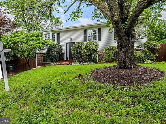 4th image of 3132 Darwin Dr
