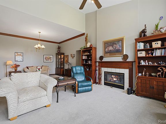 4th image of 42675 Christina Dr