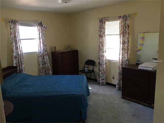 3rd image of 10357 Kumquat Ln