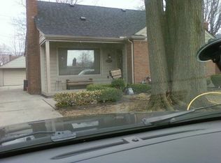 21313 Littlestone Rd, Harper Woods, MI 48225