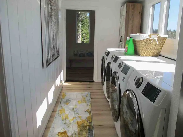 1398 Oregon Ave — Photo 12