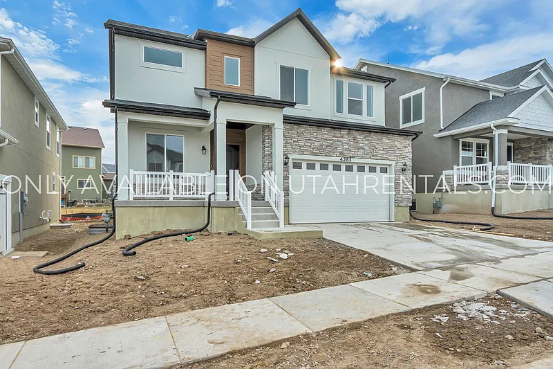 4 bed, 2.5 bath, 3105 sqft, $2,800 — Photo 4