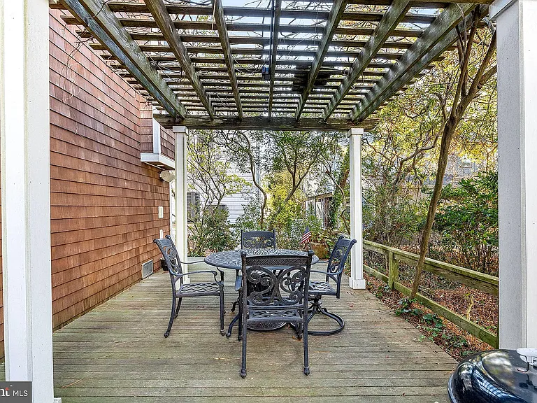 41 N Atlantic Ave — Photo 40
