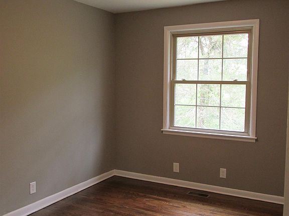 5th image of 694 Shelton Ct