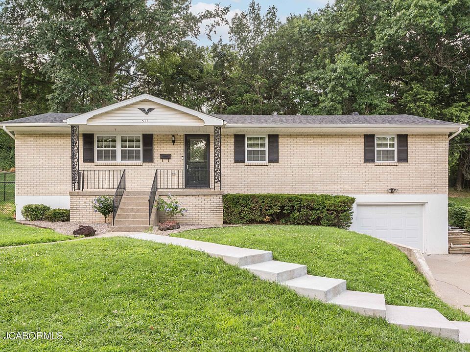 1st image of 511 Belair Dr