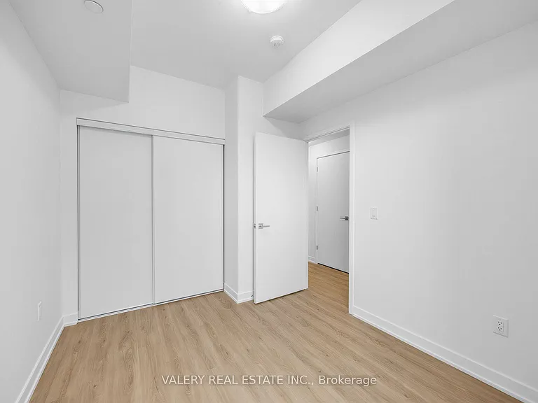 500 Plains Rd E #Penthouse 01 — Photo 13