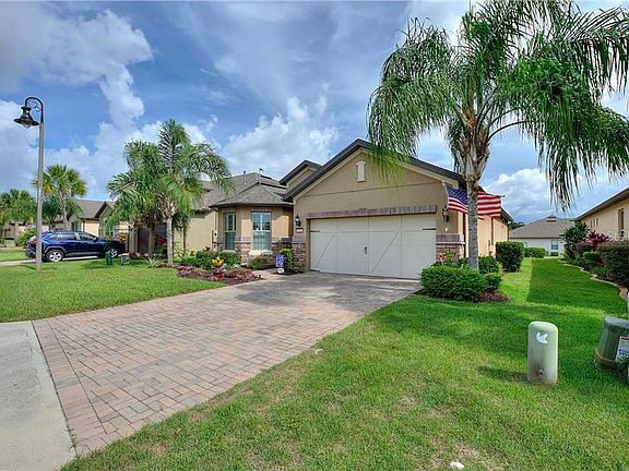 3rd image of 532 Grande Dr