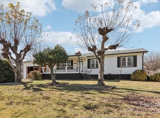 100 Hyatt St, Waynesville, NC 28786