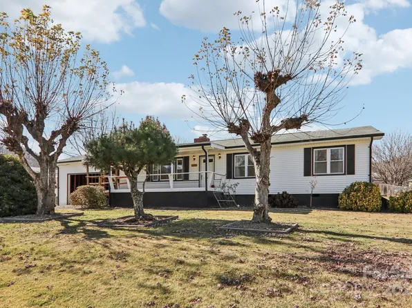 100 Hyatt St, Waynesville, NC 28786