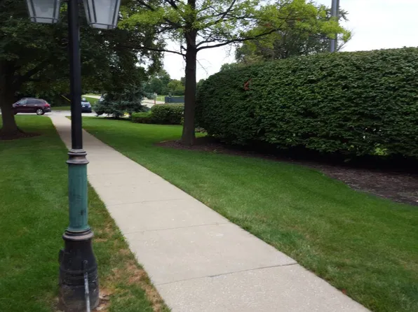 3220 Sanders Rd Unit 1G, Northbrook, IL 60062