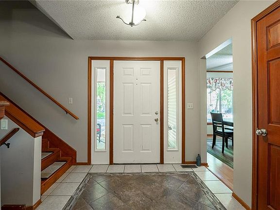 4th image of 8607 Linda Ln