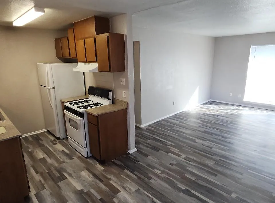 Pointe West Apartments
