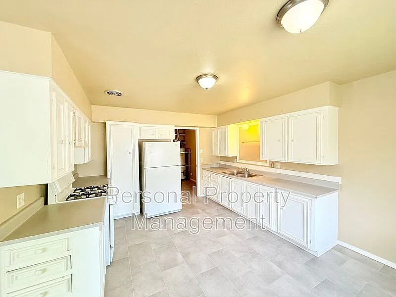 2 bed, 2.0 bath, 1040 sqft, $1,595 — Photo 4