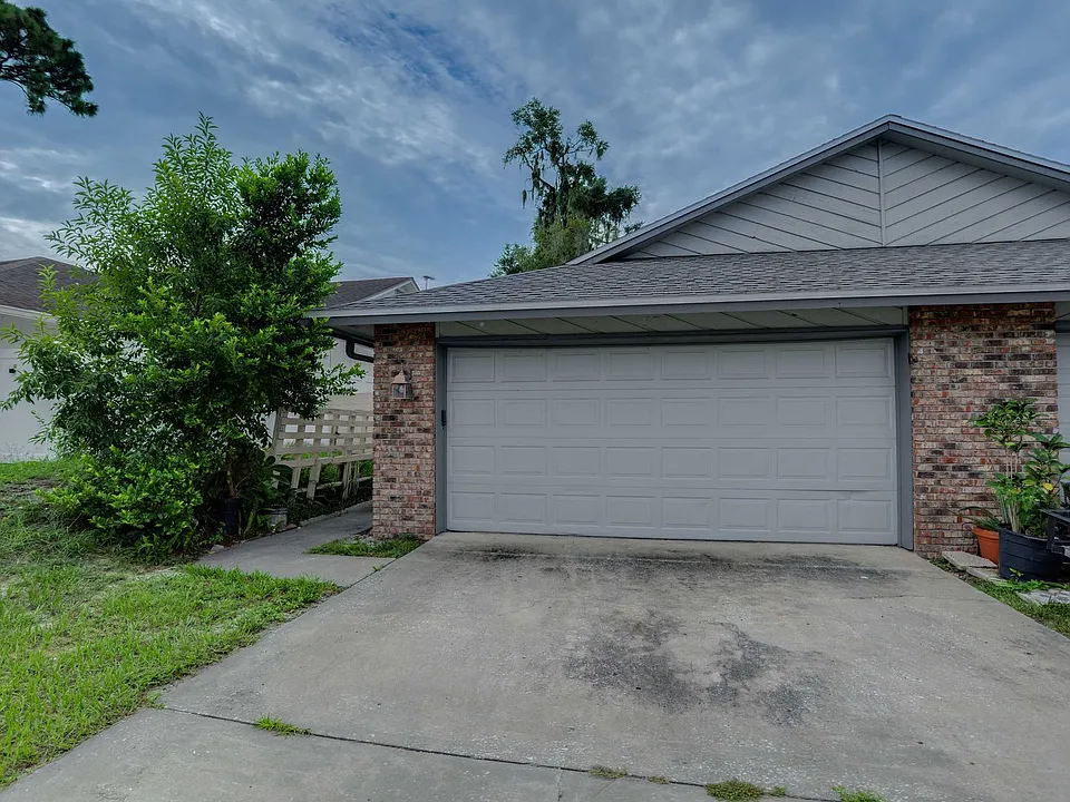 370 Springdale Dr