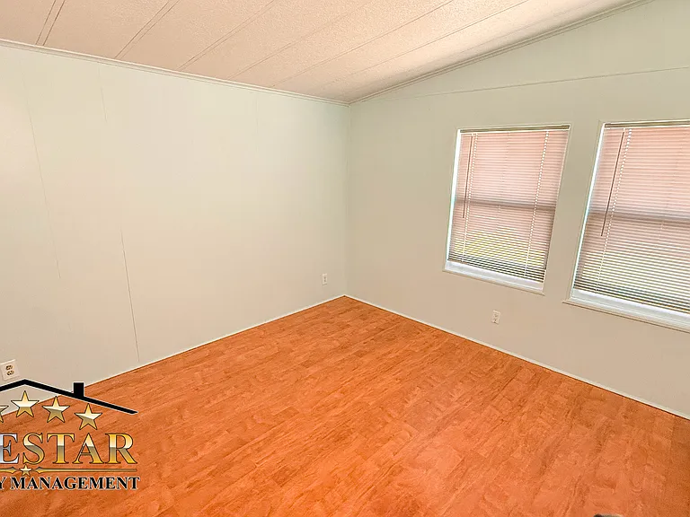 223 McCord Ave — Photo 13