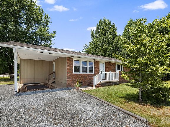 3rd image of 490 Ecusta Rd