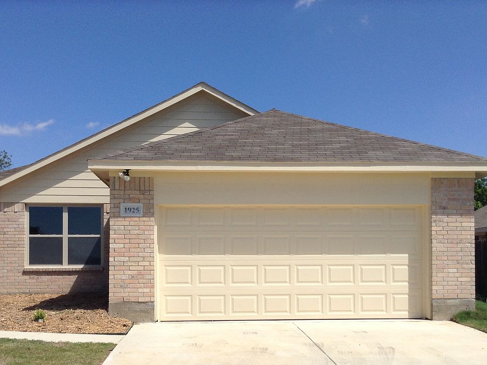 1st image of 1925 Alanbrooke Dr