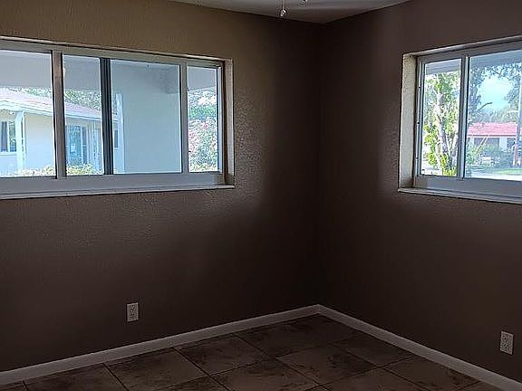 2nd image of 470 NW 39th St #470