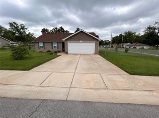 1318 W Saint Louis St, Pacific, MO 63069
