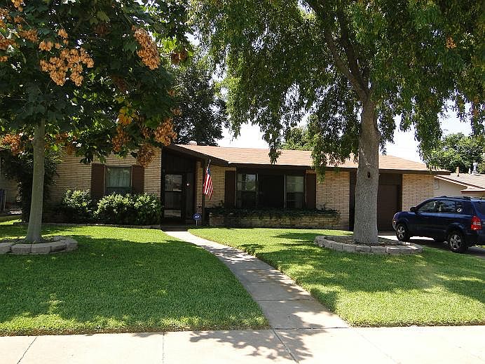 1st image of 238 Goodhue Ave