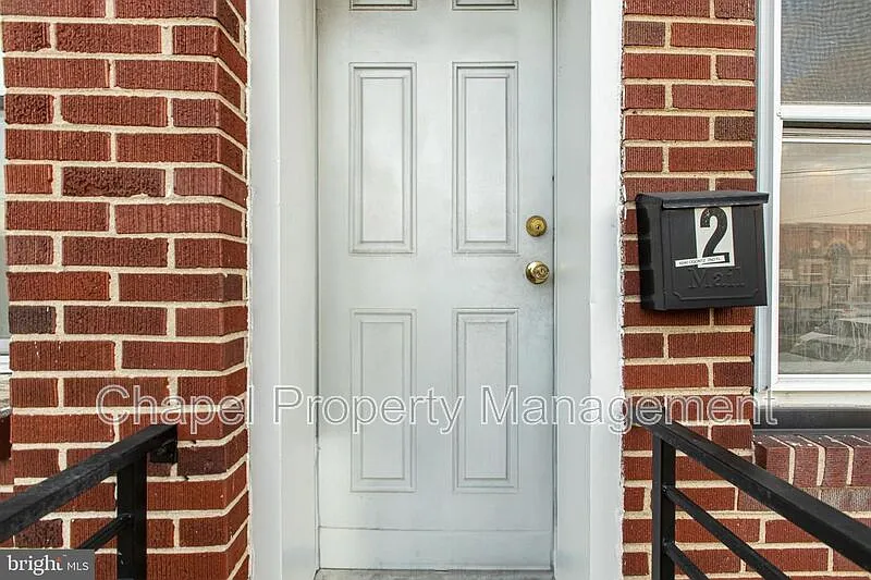 1 bed, 1.0 bath, 638 sqft, $1,050 — Photo 2