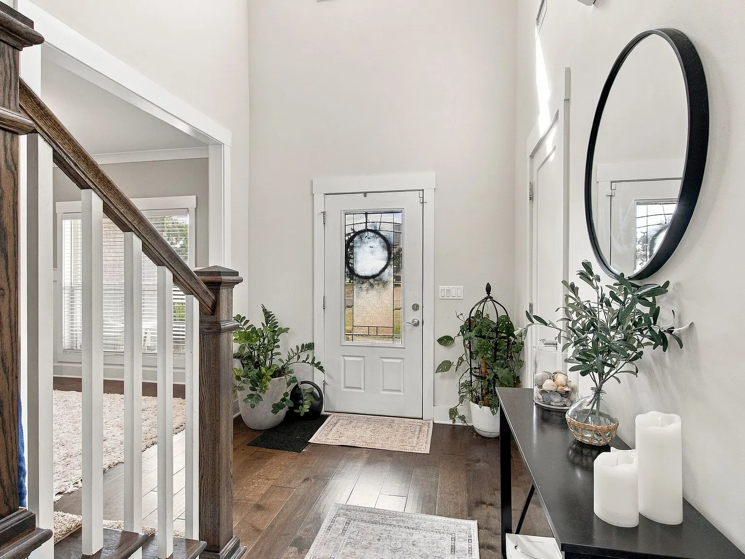 4 bed, 2.5 bath, 2719 sqft, $2,995 — Photo 3