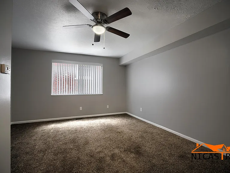 215 E Lane Ave #D — Photo 24