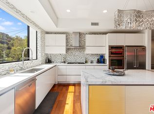 8769 W Skyline Dr, Los Angeles, CA 90046