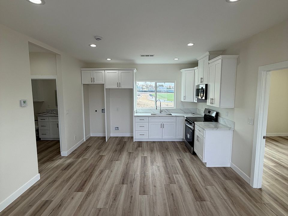 2nd image of 304 S Fonda St #C