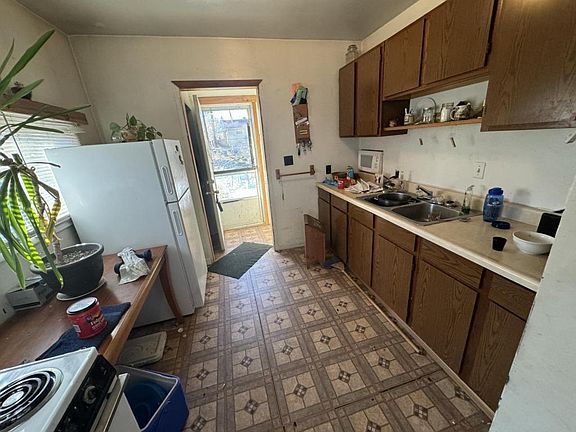 4th image of 2522 Woodrow Ave