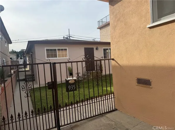 935 W 17th St, San Pedro, CA 90731