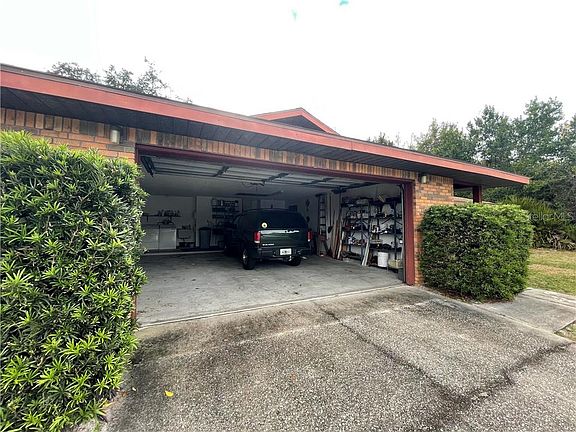 3rd image of 1032 Monterey Dr
