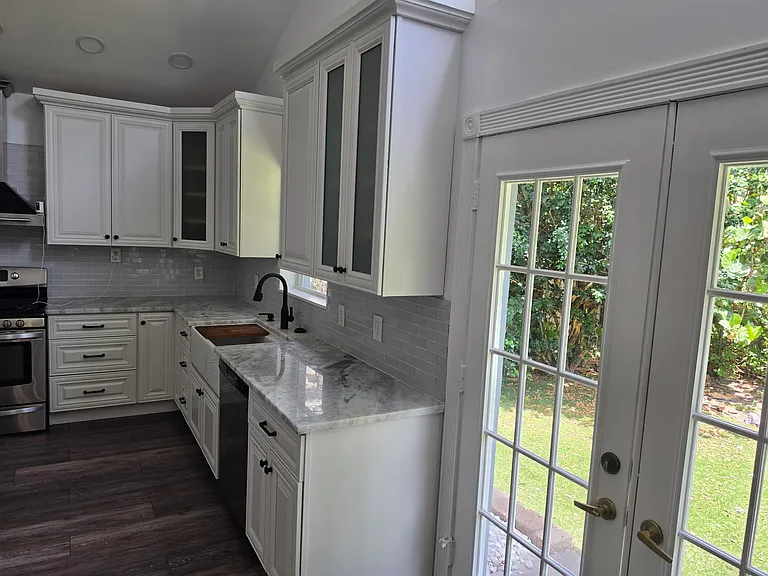2393 Crawford Ct — Photo 2