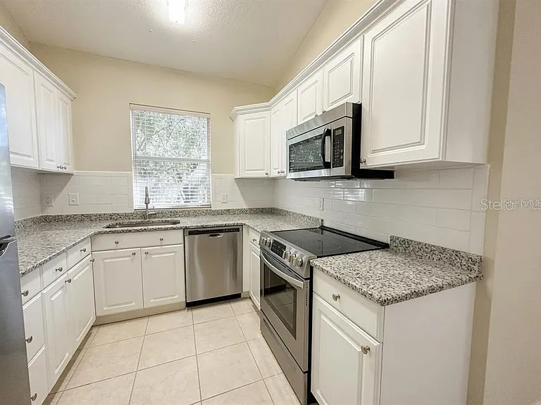 21915 Bell Lake Rd #2 — Photo 6