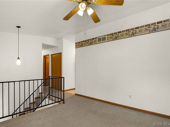 5th image of 401 Christopher Dr