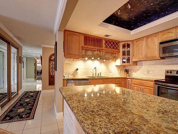 4th image of 1501 Gulf Blvd APT 708